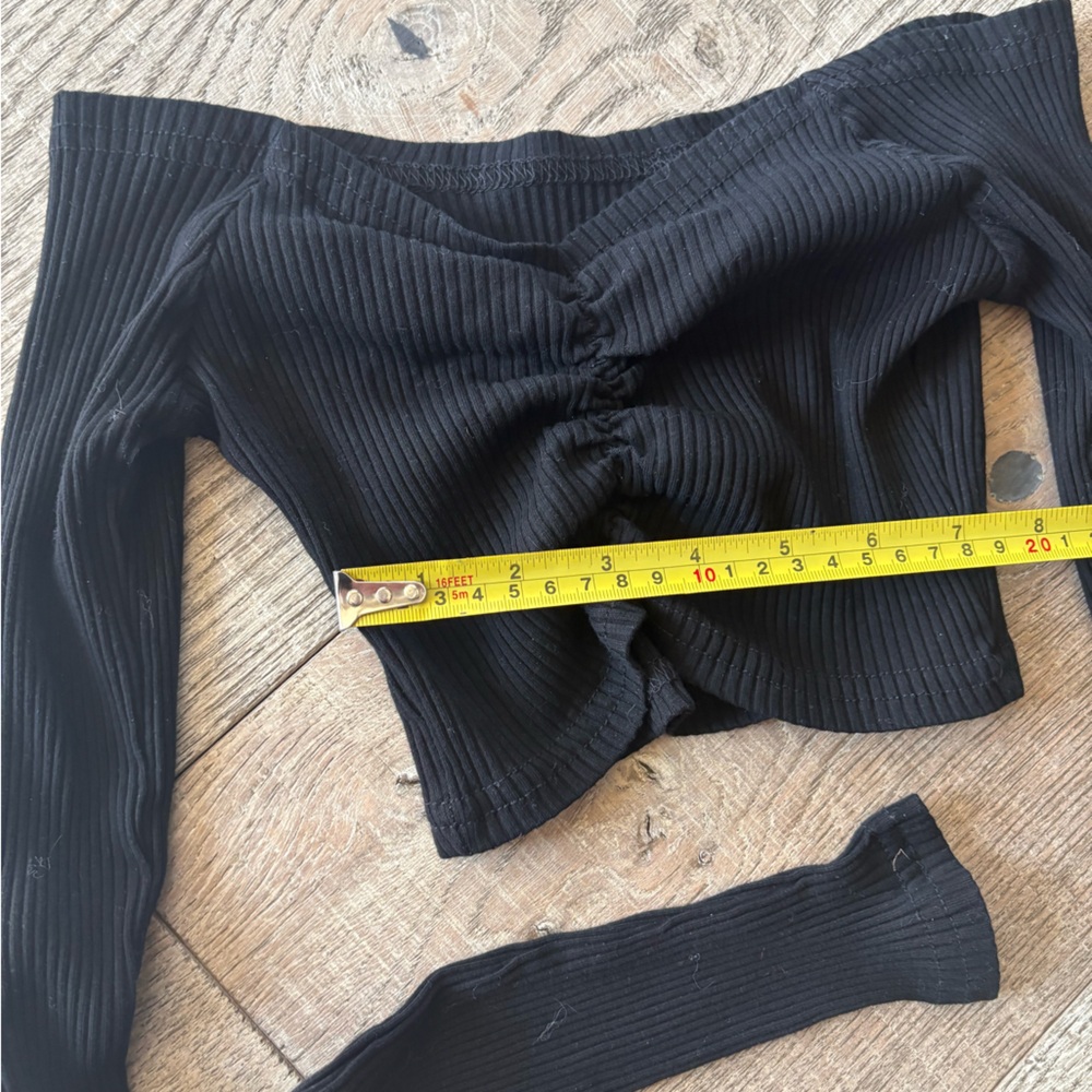 Black Off-Shoulder Ribbed Top - Picture 3 of 4